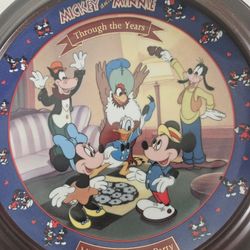 Limited Edition Bradford Disney Plate Mickey Birthday Party 1942