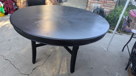 Black Round Table Size 54'