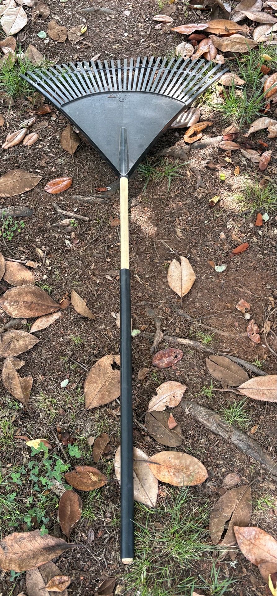 Leaf Rake - Good condition