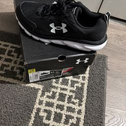 Under Armor Running Shoes 