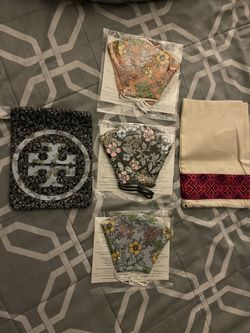 Tory Burch Mask And Baggy $45