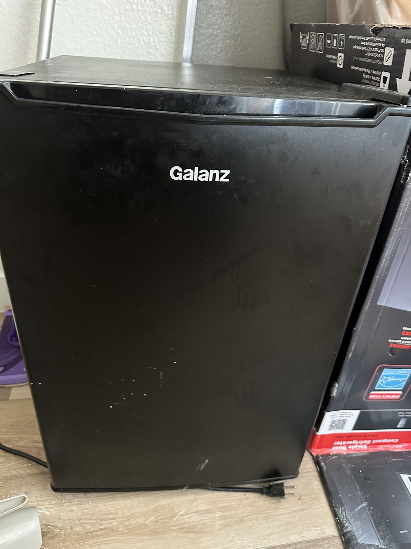 Galanz Mini Refrigerator