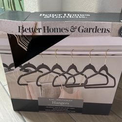 New Better Homes & Gardens Non-Slip Velvet Clothing Hangers