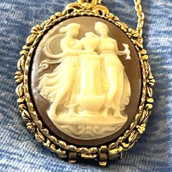 Gold Tone Cameo Necklace