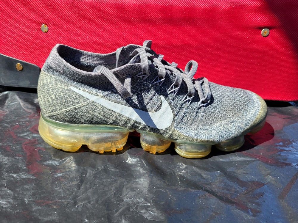 Nike Air Vapormax Size 8