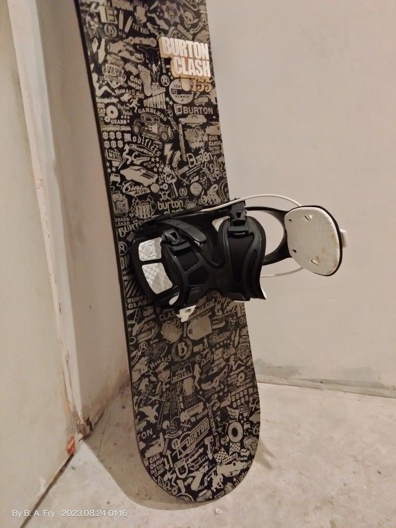 Burton Clash Snowboard With Alpha Flow Boot Bindings