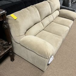 FREE DELIVERY NICE COUCH