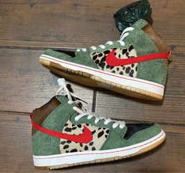 Sz 11 Nike Sb Dunk GOLD TRADES ONLY $400 FIRM!