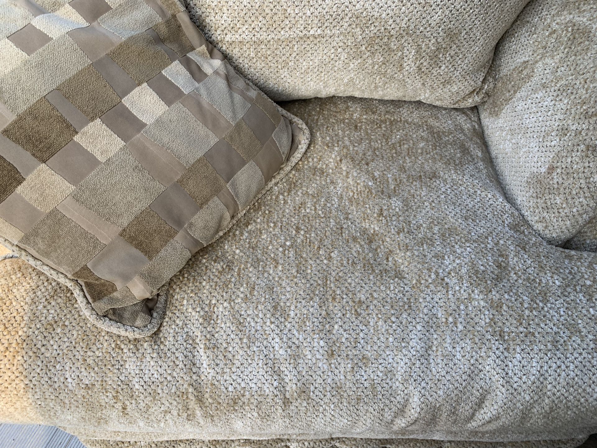 Pick up today CLEAN COMFORTABLE loveseat sofa w/2 chairs set, for Sale