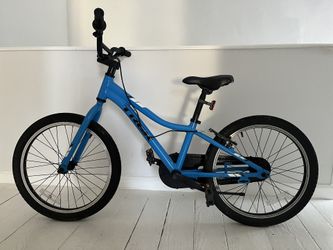Young Adult Trek Bike Like New Size 16 In Wheels 