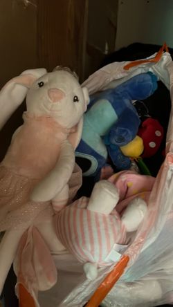 Stuffed animals almost new about 20 of them