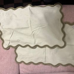 Pillow Cases - Light Green Scallop