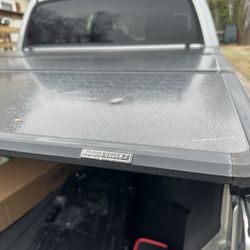 Tundra tonneau cover