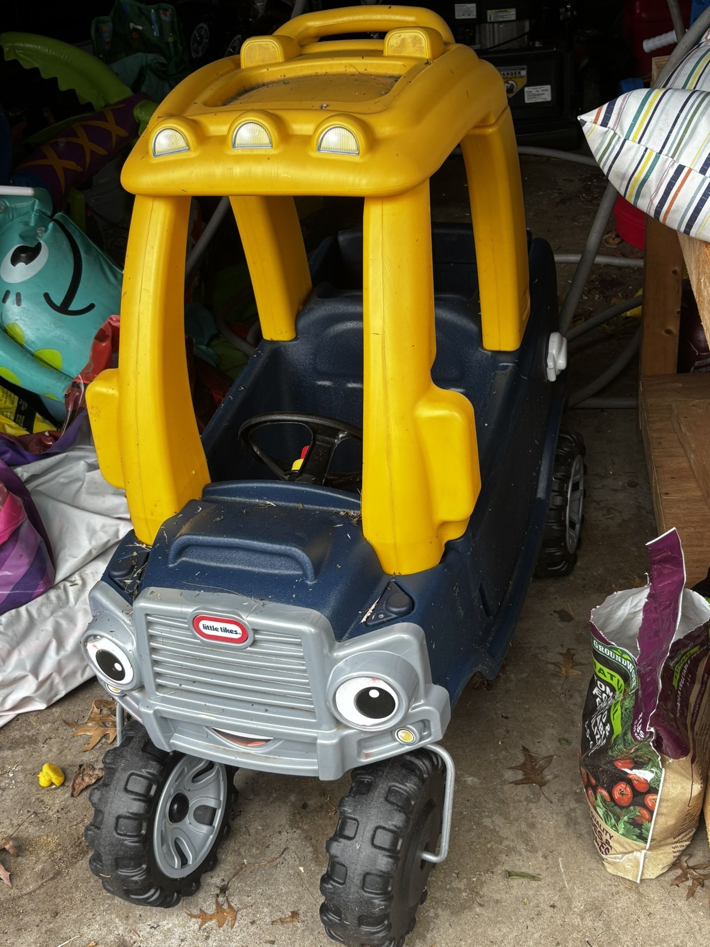 🚙 Little Tikes Blue Cozy Coupe Truck $40 OBO Pickup Only