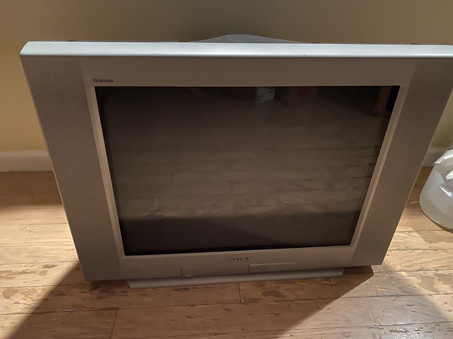 Sony 32” TV (Great Condition) - No Remote