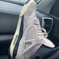Jordan 4s