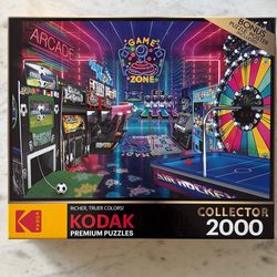 RoseArt Fun Zone - 2000 Piece Puzzle 