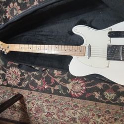 White Fender Strat