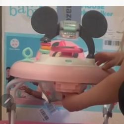 Disney Minnie Walker 