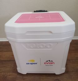 Igloo 60qt Rolling Cooler