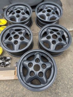 Land rover defender classic NAS OEM 16" wheels