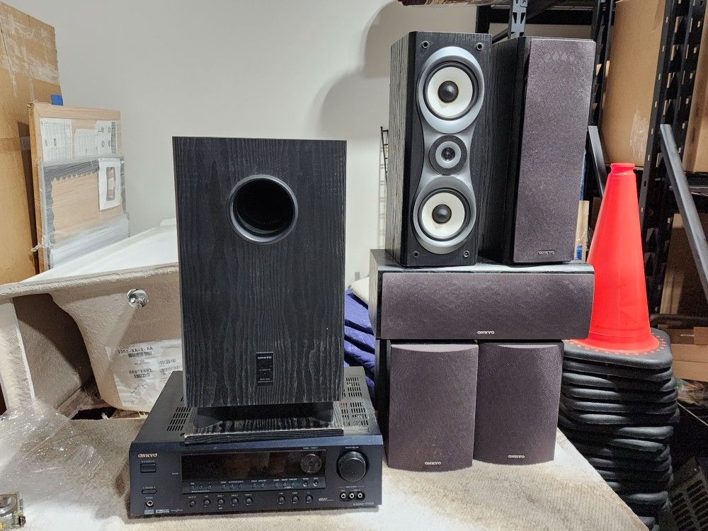 ONKYO Stereo And Speaker Set