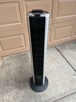Bionaire Oscillating Tower Fan with Remote