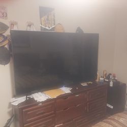 75" TLC Smart Tv
