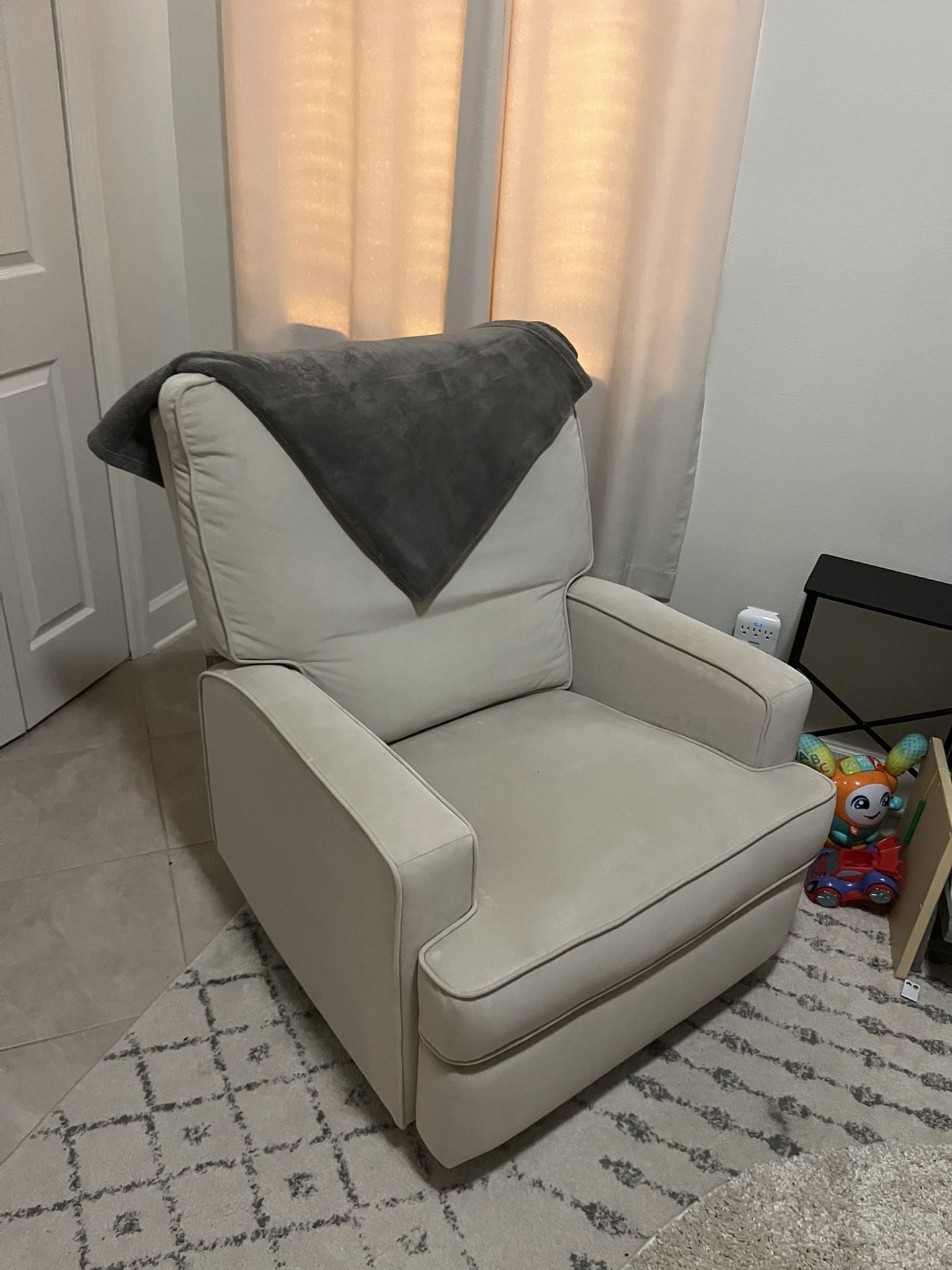 Recliner Chair