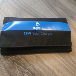 BigBlue 28W Solar Charger
