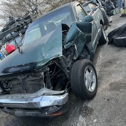 Toyota Tacoma Part Out 2.4