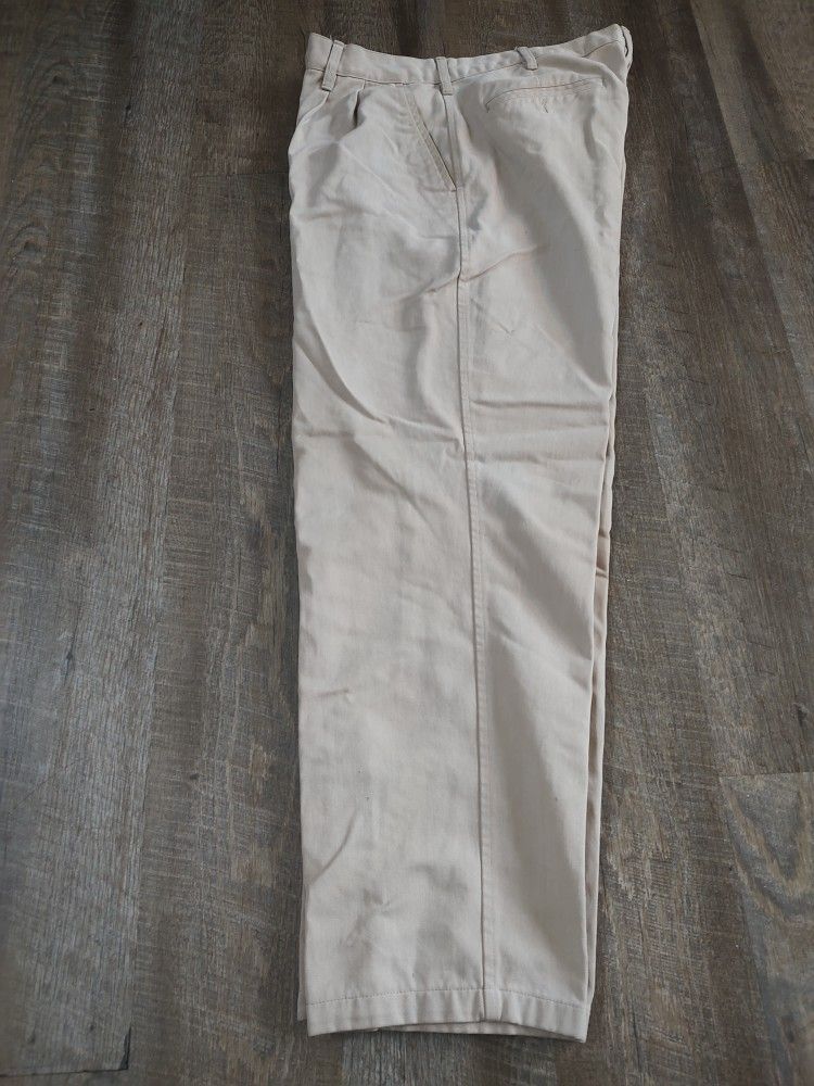 Men size 36"x30" beige pants