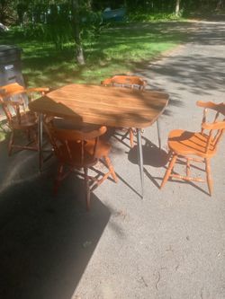 Table & Chairs