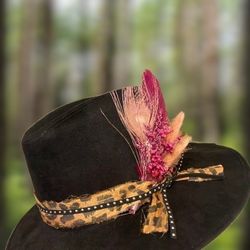 NEW!!!! Black Faux Suede Fedora Hat – Adjustable & Chic✨️