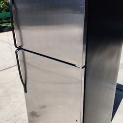 Precioso Refrigerador Whirlpool Seminuevo 6 Meses De Uso Listo Para Usar Super Limpio Lo Tengo Conectado Para Que Lo Mires Que Trabaja Bien $250
