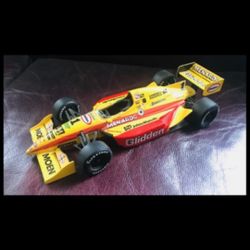 COLLECTABLE EXOTIC TOY CARS