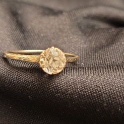 14kt White Gold Solitaire Ring 