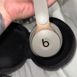 Beats Solo Pro