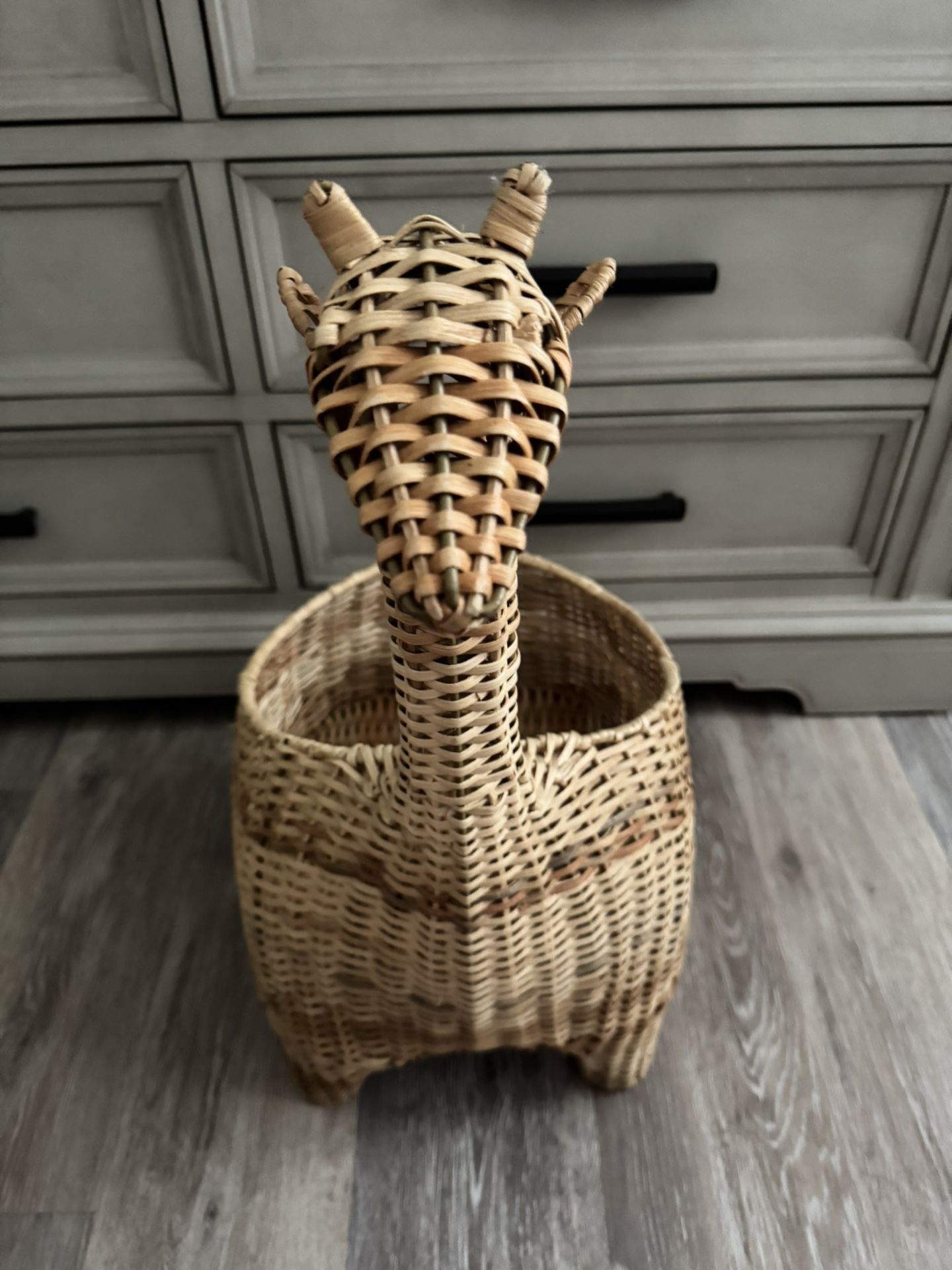 Giraffe Storage Bin