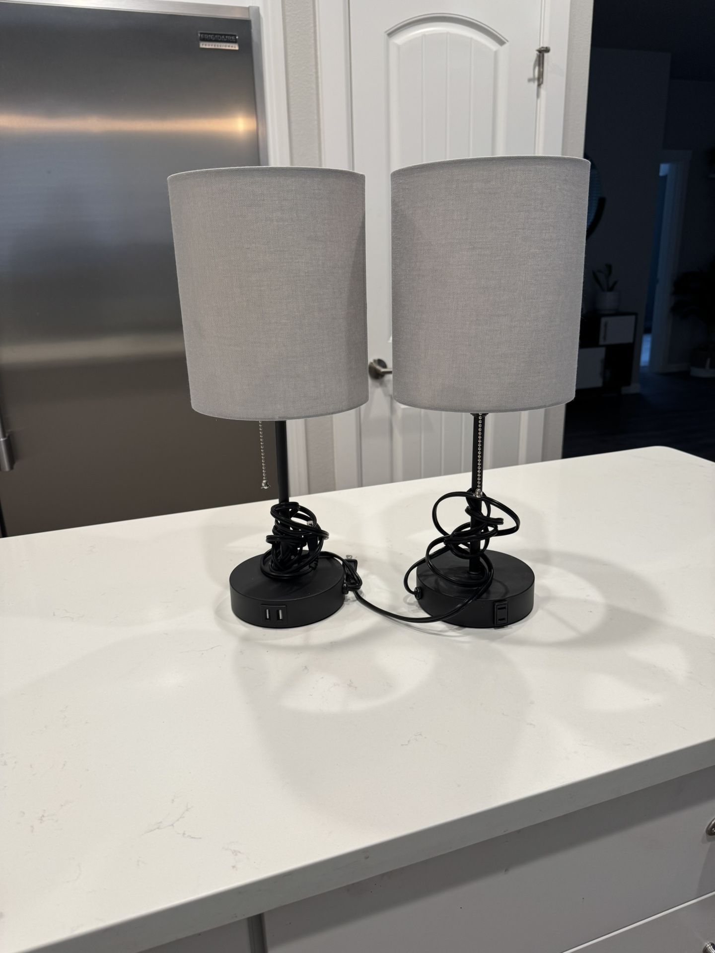 *LIKE NEW* Matching Lamps With USB Ports
