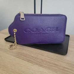 Coach Large Hangtag Wallet/Wristlet