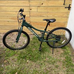 Boys Bike - Giant XTC 24inch