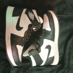 NIKE AIR JORDAN MID PANDAS 4 5 Y SIZE 6 WOMAN