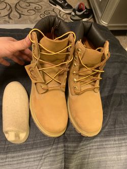 *Brand new* Wheat timberland boots ...2 PAIRs both size 5 150$ deal