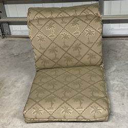 Green Patio Chair (Seat & Full Back in a Single Cushion s).