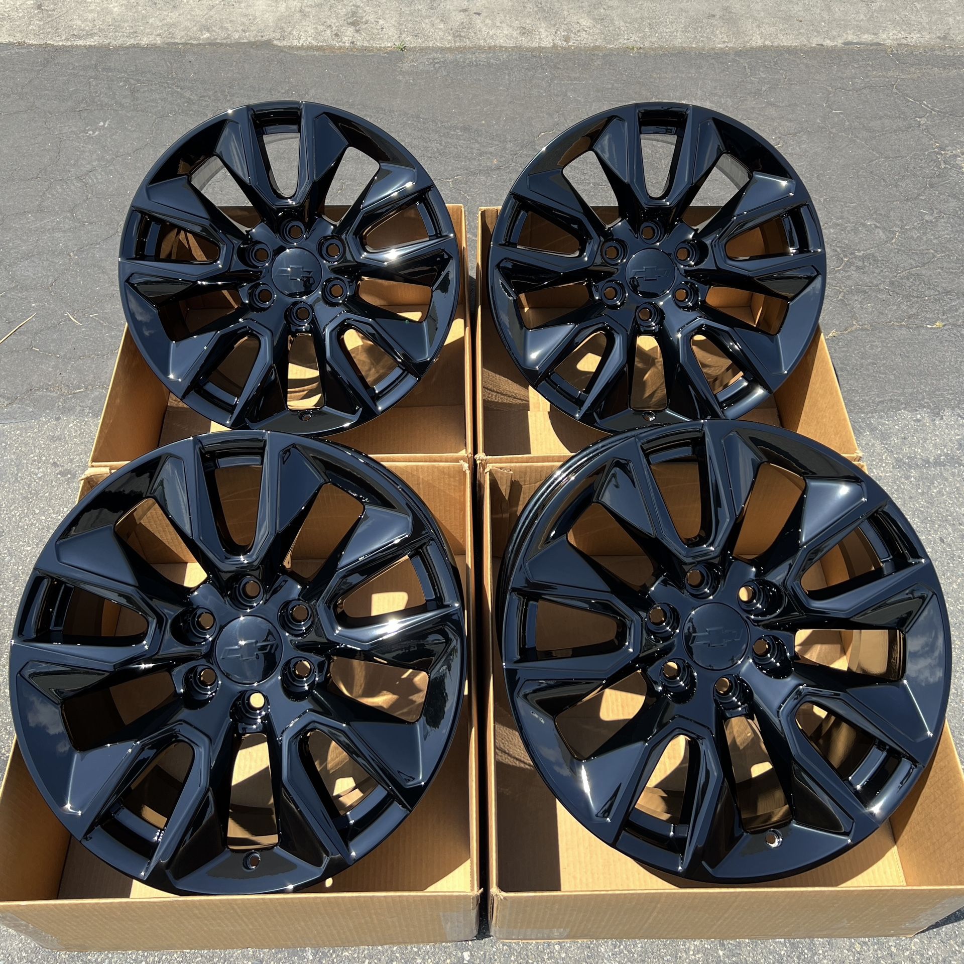 20” Chevrolet Silverado Rims In New Gloss Black