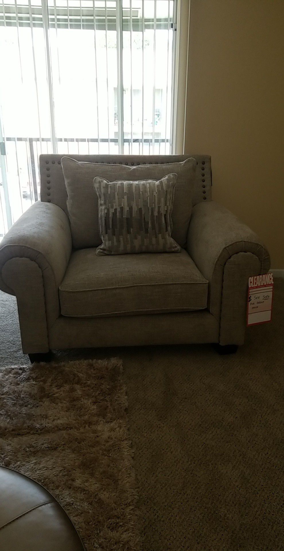 BRAND NEW OVERSIZED CHAIR