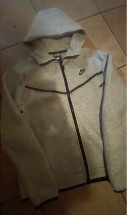 nike tech read description down below