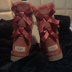 Ugg Botas.   Size # 6.  $ 70