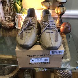 Yeezy 350 Boost Earth